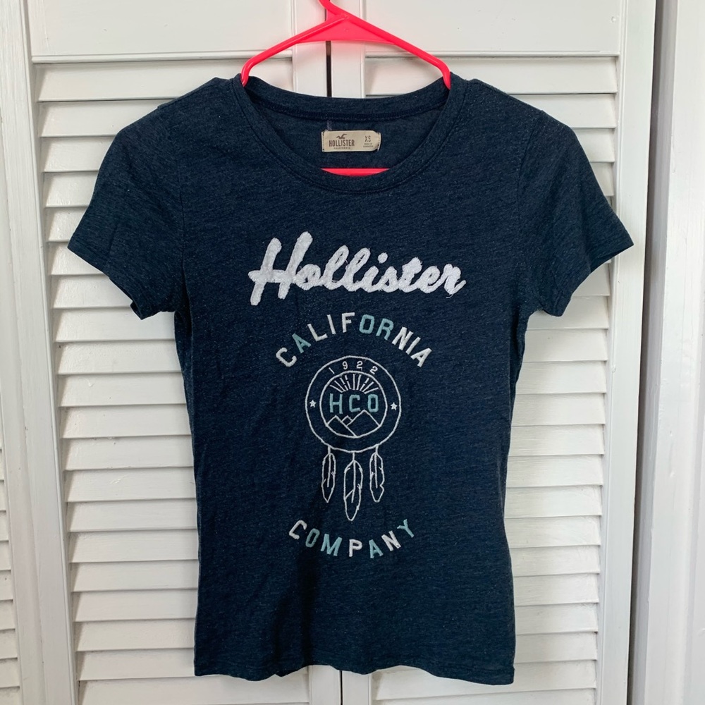 hollister T shirt